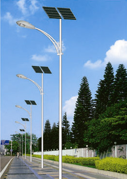 <b>5-12米太阳能路灯</b>